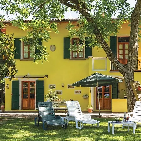 5 Bedroom Amazing In Partina Ar 別荘