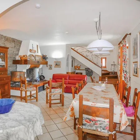 5 Bedroom Amazing In Partina Ar * Soci