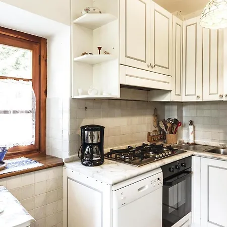 5 Bedroom Amazing In Partina Ar